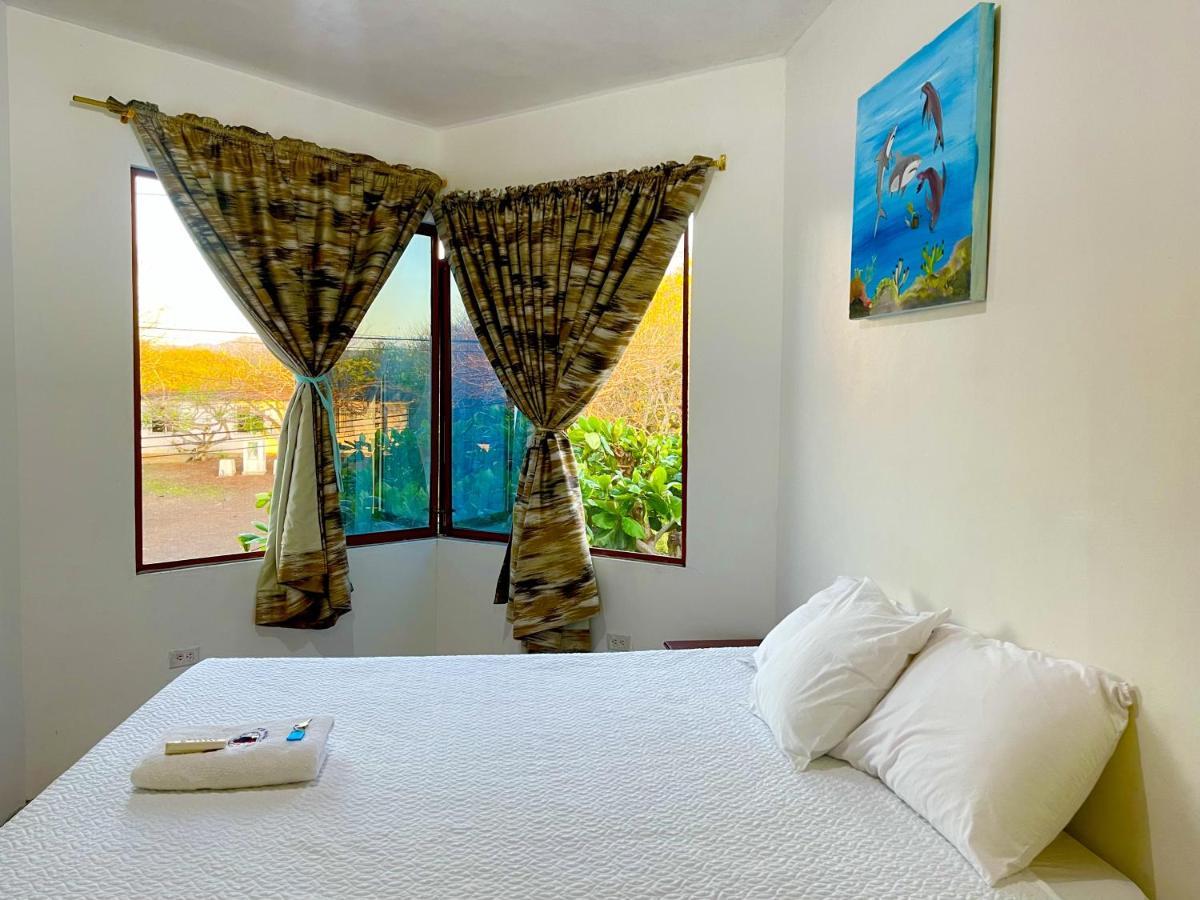 Hostal Vista Al Mar Otel Puerto Baquerizo Moreno Dış mekan fotoğraf