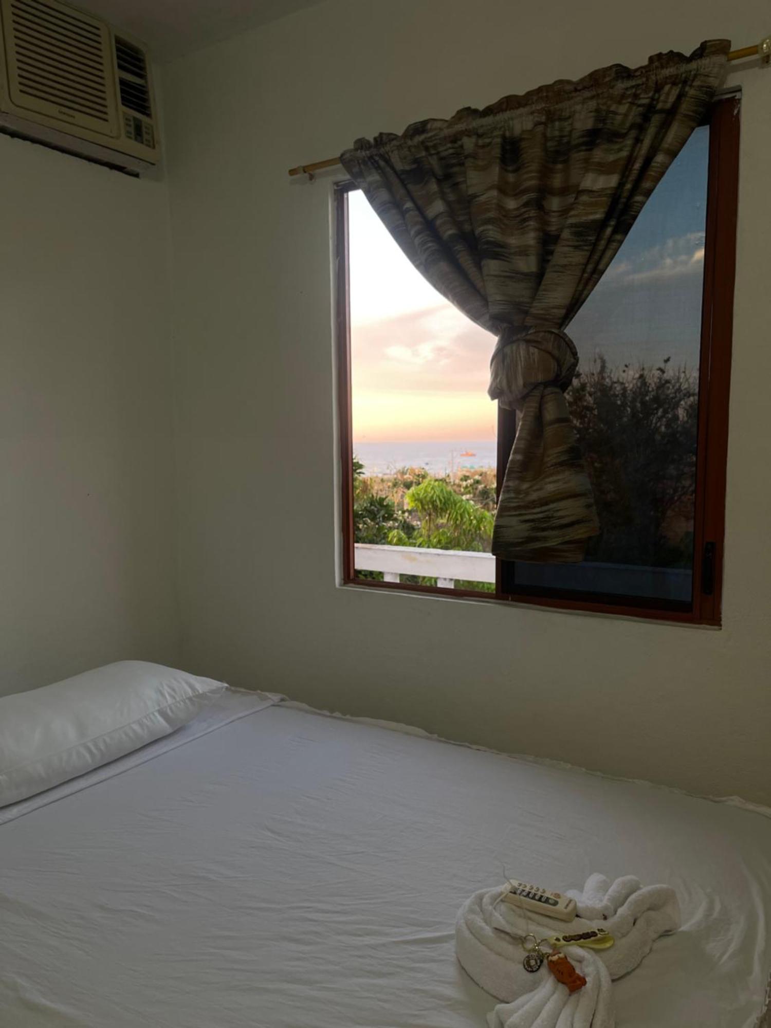 Hostal Vista Al Mar Otel Puerto Baquerizo Moreno Dış mekan fotoğraf